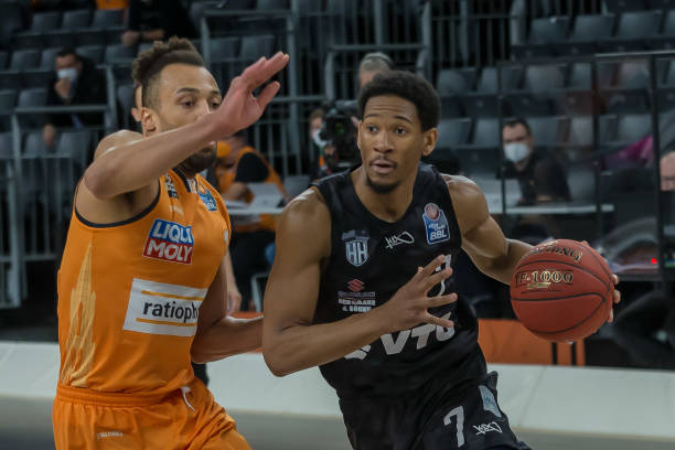 而新加盟的 而新加盟的